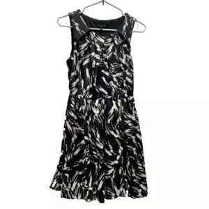 Express Cocktail Dress Women’s Size 6 Black White Print Fit & Flare Excellent